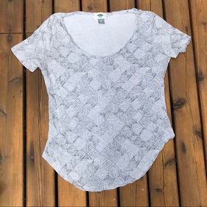 ✨3 for $15 Old Navy tee